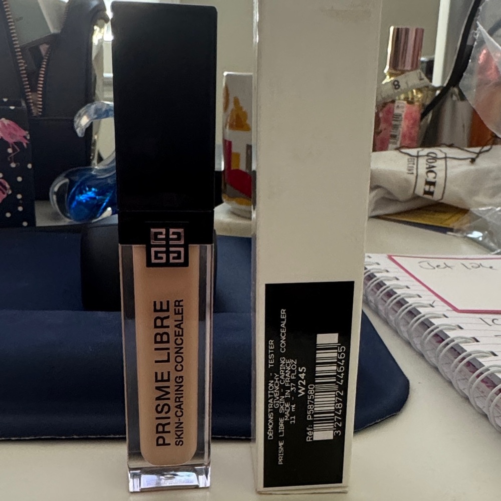 Givenchy Prisme Libre Skin-Caring Concealer - W245 NWT